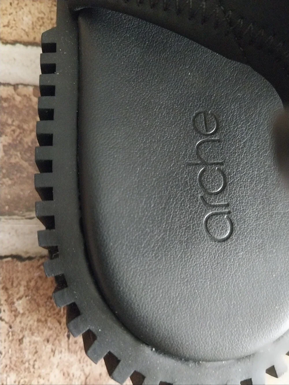 Arche brand new